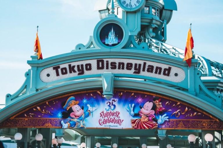 How much to travel to disney world in japan